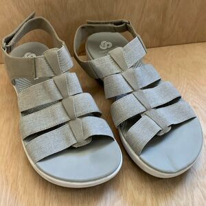 Clatks CloudSteppers Womens Gray White Sandals Shoes Size 9.5 M
